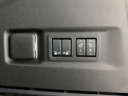 New 2026 Chevrolet Suburban RST image 19