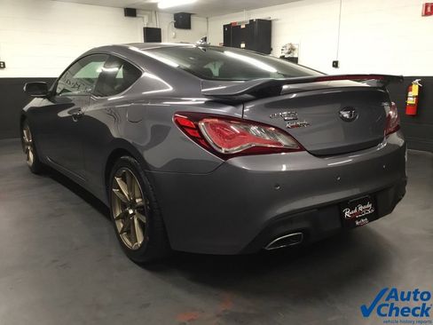 Used 2015 Hyundai Genesis 3.8 RWD image 8