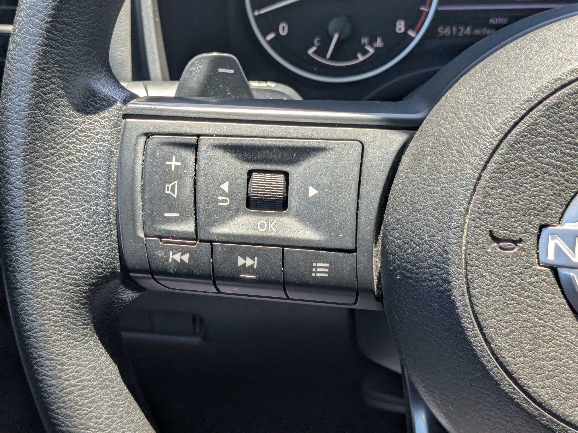 Used 2024 Nissan Rogue S AWD/4WD image 24