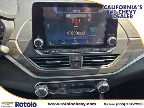 Used 2024 Nissan Altima 2.5 SV FWD image 24
