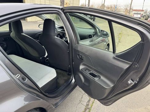 Used 2016 Toyota Prius C One image 16