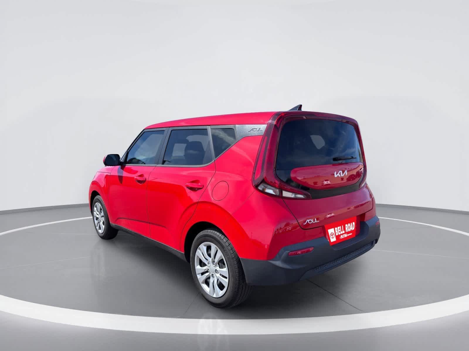 Used 2022 Kia Soul LX FWD image 4