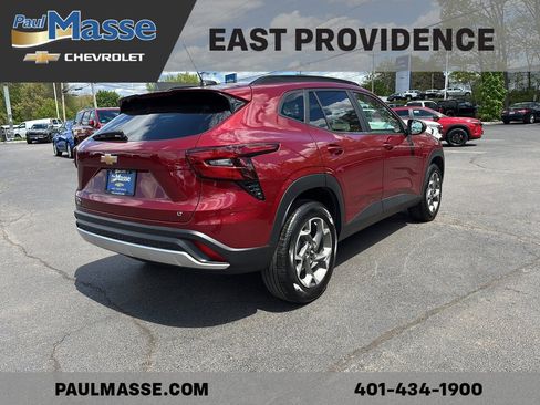 Certified 2025 Chevrolet Trax LT w/ LT Convenience Package FWD image 7