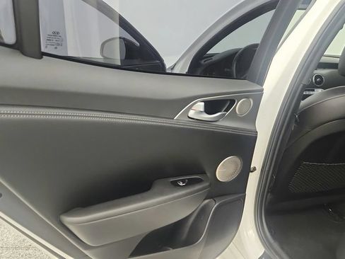 Used 2021 Kia Stinger GT1 RWD image 18