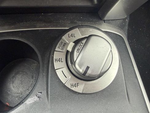 Used 2014 Toyota 4Runner Limited image 12