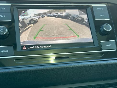 Certified 2023 Volkswagen Jetta SE image 29