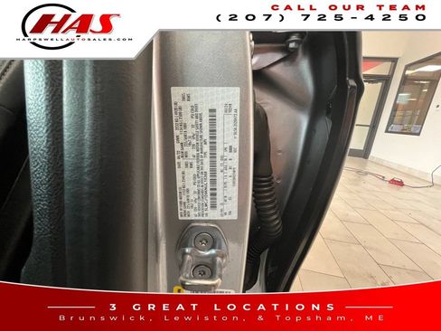 Used 2022 Lincoln Corsair AWD w/ Equipment Group 101A image 17