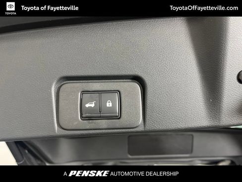 Used 2023 Nissan Rogue SL w/ SL Premium Package FWD image 11