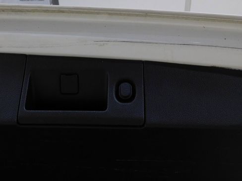 Used 2015 Cadillac Escalade Luxury image 84