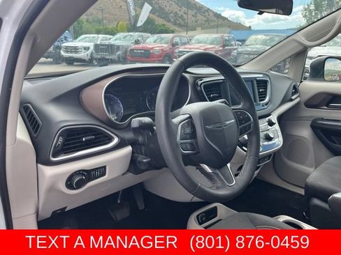 Used 2022 Chrysler Voyager LX FWD image 13