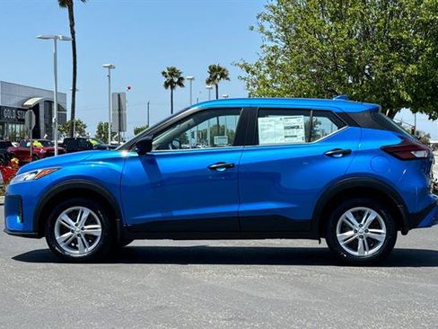 New 2025 Nissan Kicks Play S image 7
