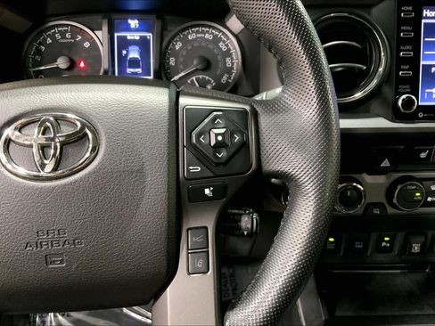 Used 2021 Toyota Tacoma TRD Off-Road w/ TRD Premium Off Road Package AWD/4WD image 25