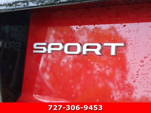 Used 2023 Land Rover Discovery Sport SE image 7