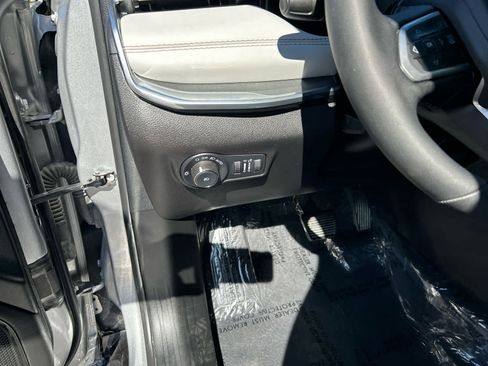 Used 2023 Jeep Compass Limited w/ Elite Group AWD/4WD image 13