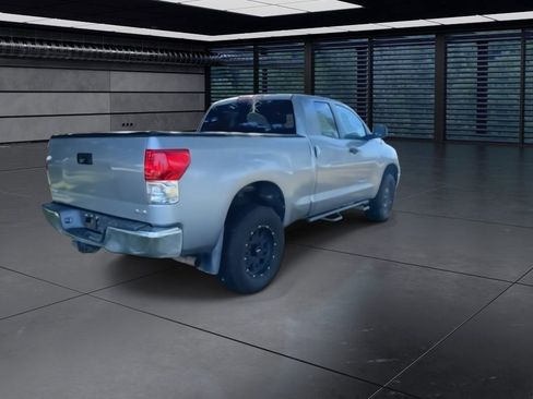 Used 2010 Toyota Tundra 4x4 Double Cab w/ Tow Pkg image 8