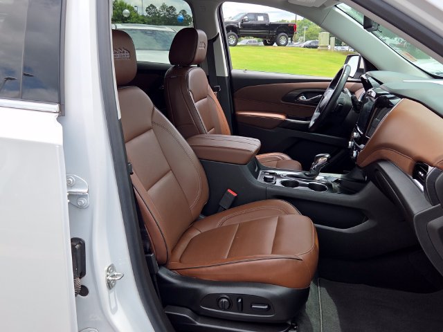 Used 2021 Chevrolet Traverse High Country FWD image 18