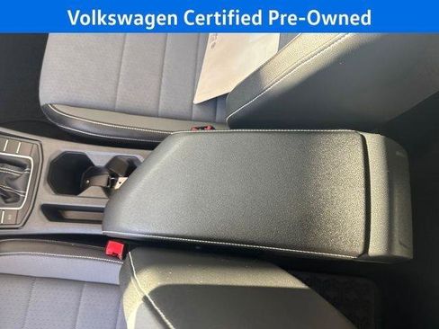 Used 2025 Volkswagen Jetta SE w/ Sunroof Package FWD image 29