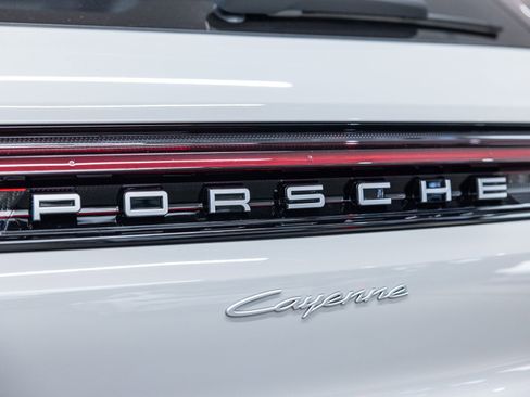 New 2026 Porsche Cayenne image 22