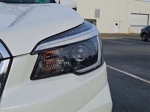 Used 2021 Subaru Forester Limited image 9