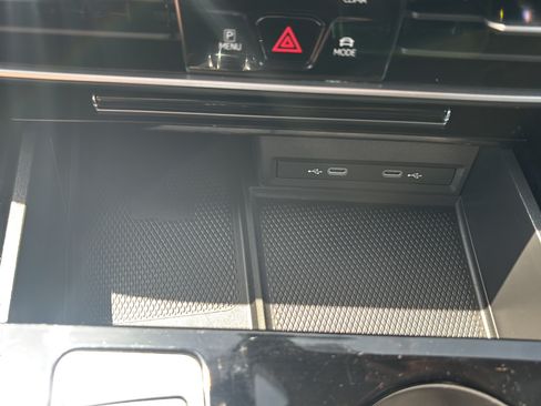 Used 2024 Volkswagen Atlas SEL AWD/4WD image 27