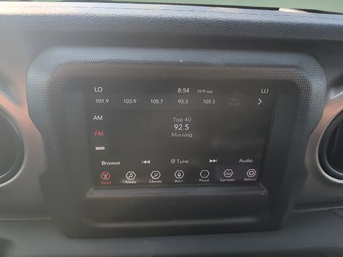 Used 2018 Jeep Wrangler Unlimited Sport S AWD/4WD image 12