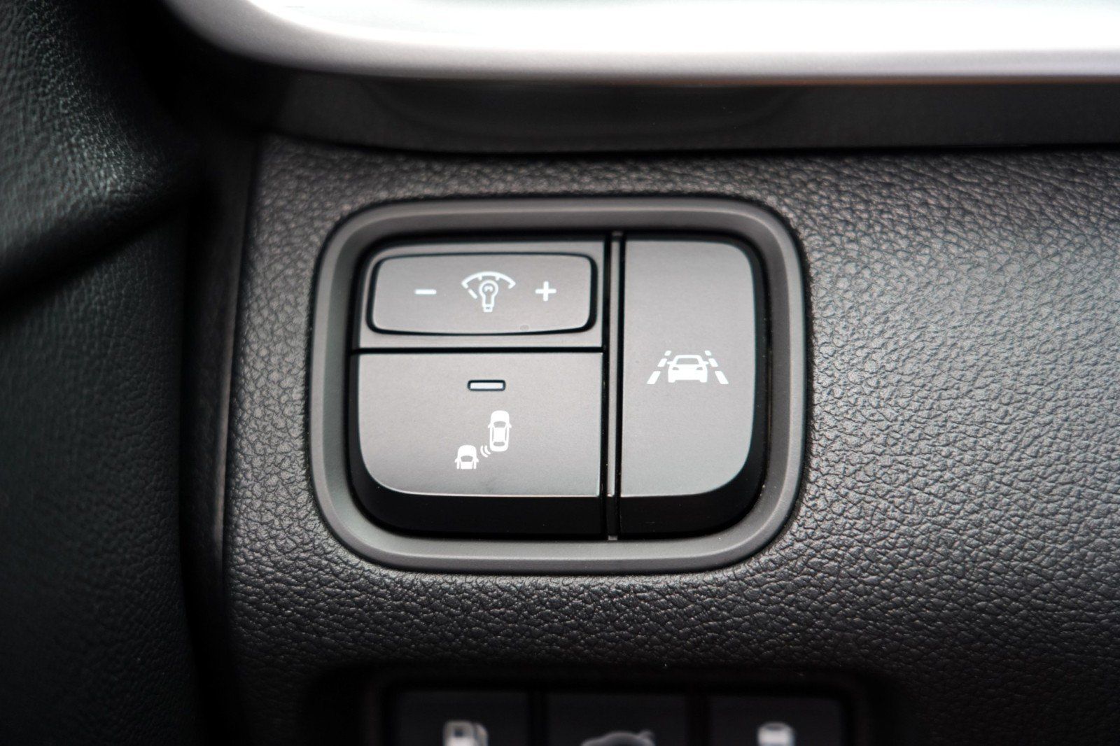Used 2020 Kia Optima SE FWD image 18