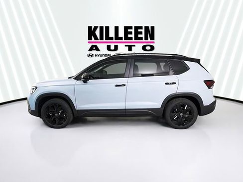 New 2026 Volkswagen Taos SE image 4