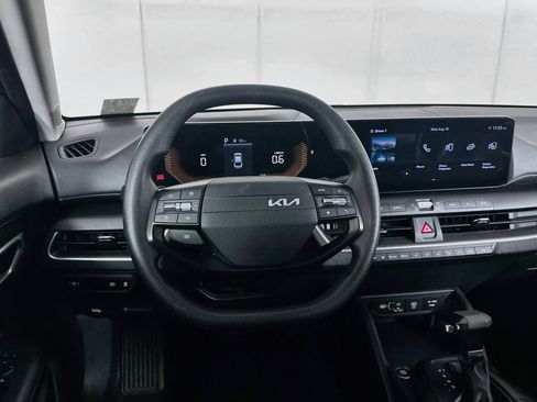 Used 2025 Kia K4 FWD image 18