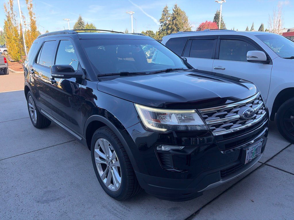 Used 2018 Ford Explorer XLT w/ Equipment Group 202A AWD/4WD image 2