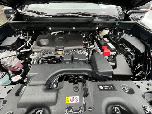Used 2025 Toyota RAV4 XLE image 32