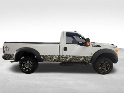 Used 2014 Ford F250 XL w/ Power Equipment Group AWD/4WD image 6
