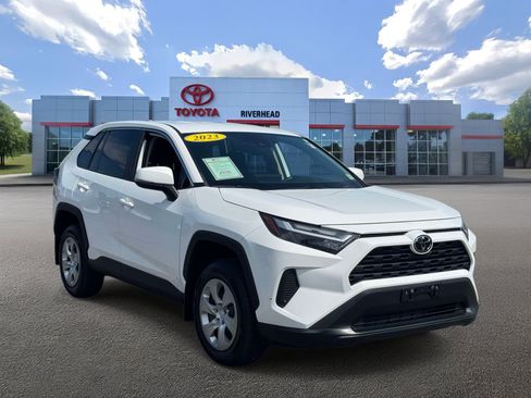 Certified 2023 Toyota RAV4 LE AWD/4WD image 2