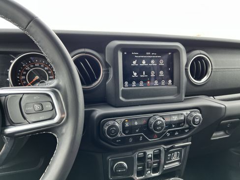 Used 2021 Jeep Wrangler Unlimited Sahara w/ LED Lighting Group image 32