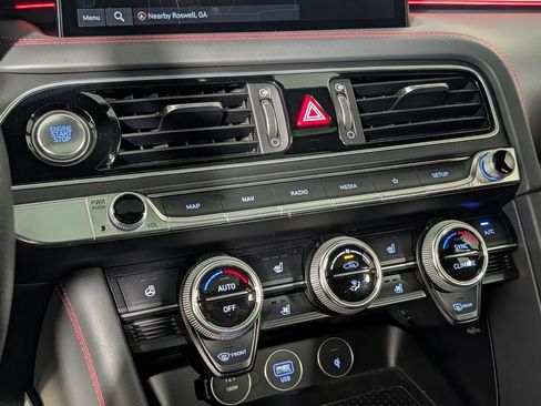 Used 2022 Genesis G70 3.3T image 31