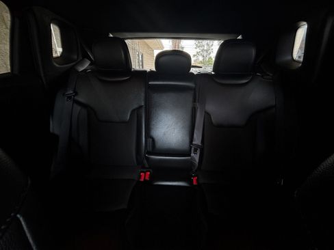 Used 2025 Jeep Compass Trailhawk AWD/4WD image 37
