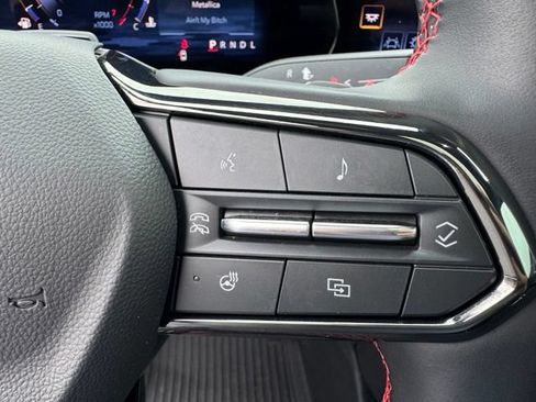 Used 2024 Chevrolet Traverse RS FWD image 17