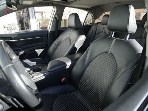 Used 2020 Toyota Camry SE w/ Audio Package image 17