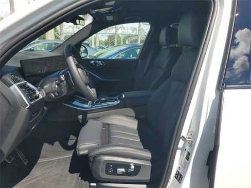 Used 2025 BMW X5 M60i image 16