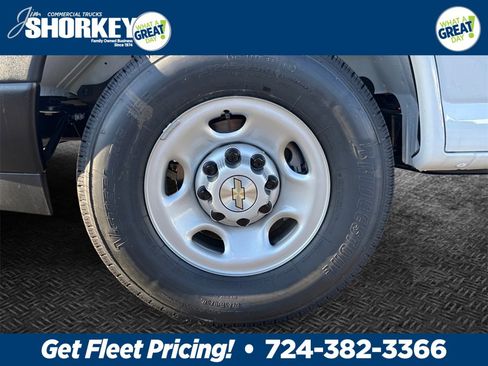 New 2025 Chevrolet Express 3500 Work Van image 9