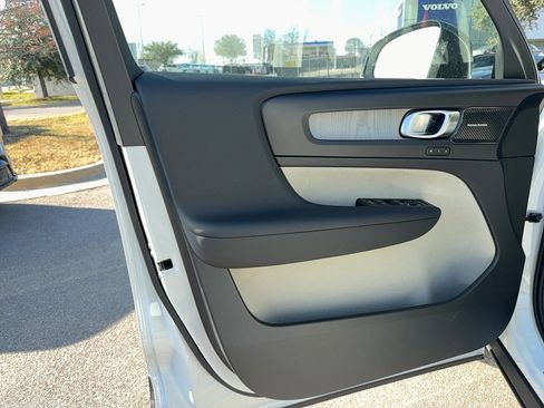 New 2026 Volvo XC40 B5 Ultra w/ Protection Package Premier AWD/4WD image 8