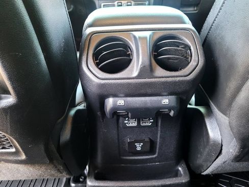 Used 2021 Jeep Wrangler Unlimited Rubicon AWD/4WD image 13