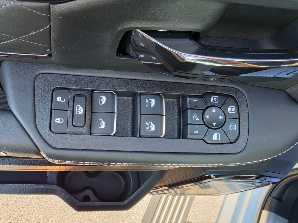 New 2027 RAM 2500 Limited AWD/4WD image 15