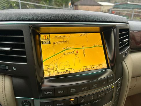 Used 2010 Lexus LX 570 4WD image 9