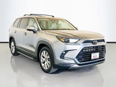 New 2026 Toyota Grand Highlander Limited image 3