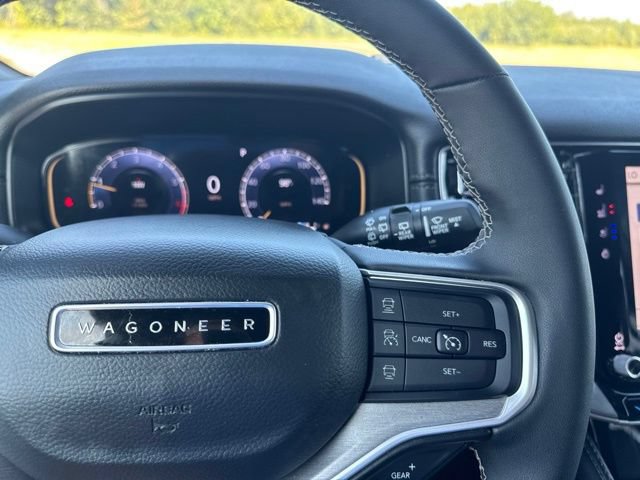 Used 2025 Jeep Wagoneer Series II AWD/4WD image 13