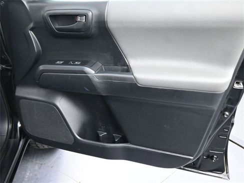 Used 2020 Toyota Tacoma 4x4 Double Cab image 34