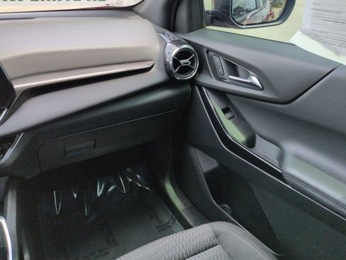 Used 2025 Chevrolet Equinox LT image 18