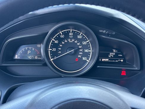 Used 2018 MAZDA MAZDA3 Touring image 24