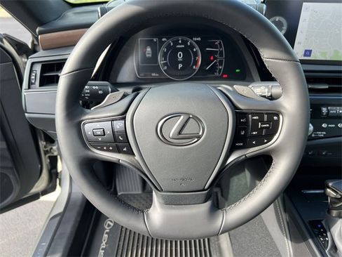 Used 2025 Lexus ES 350 w/ Premium Package image 12