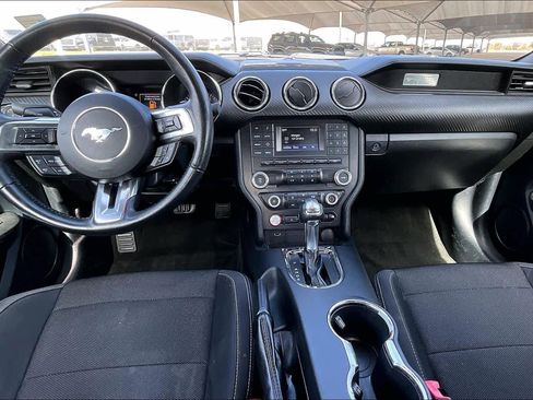 Used 2016 Ford Mustang Coupe image 12